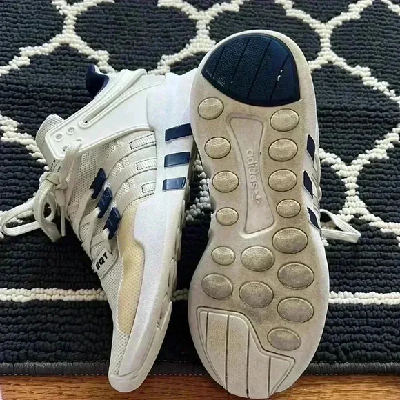 BIG KIDS SIZE 6.5 (Women’s 8.5) ADIDAS EQT - Picture 7 of 9